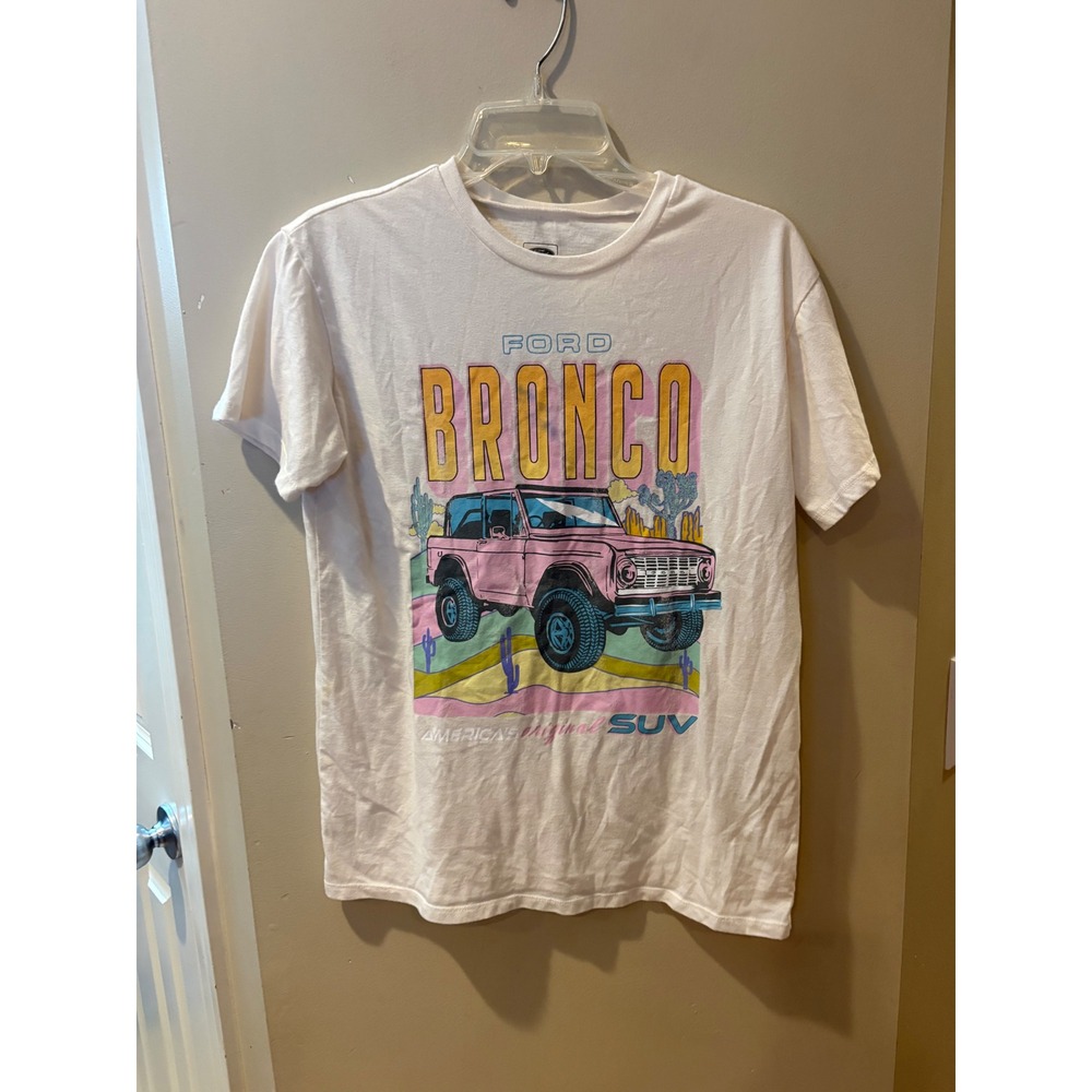Ford Bronco Graphic T-Shirt Cream Pink SUV Retro Desert Short Sleeve Medium